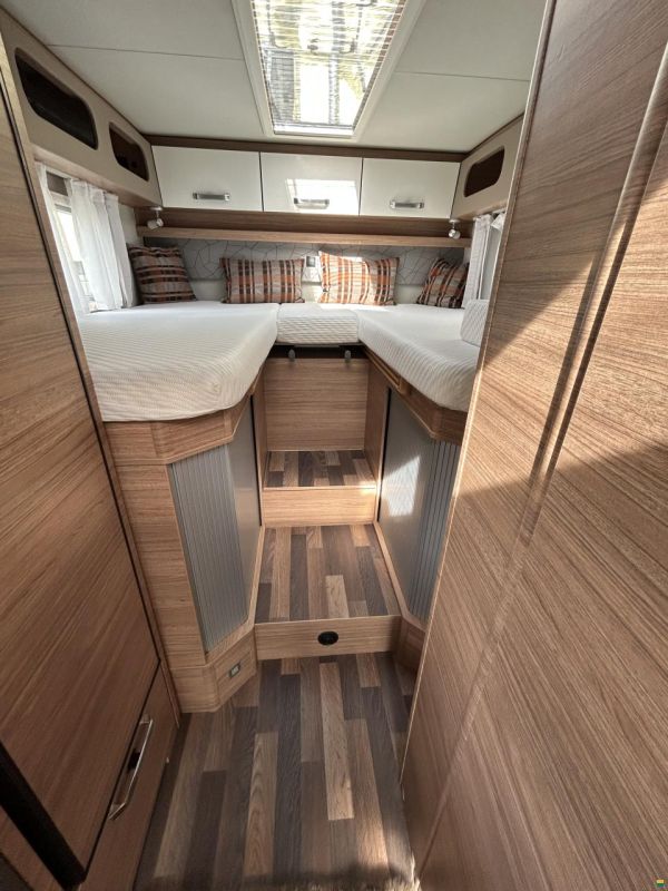 Weinsberg CaraCompact MB640 MEG Pepper Edition OWN