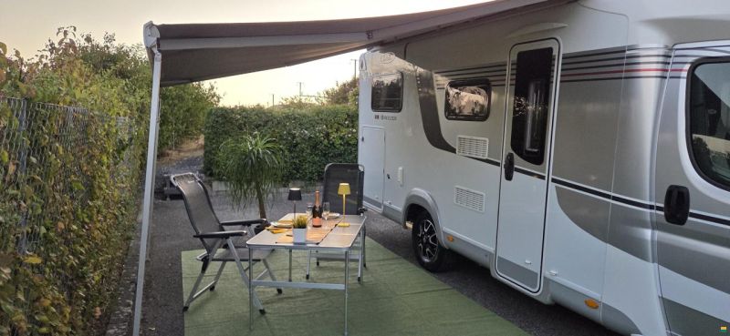 LMC Breezer V646