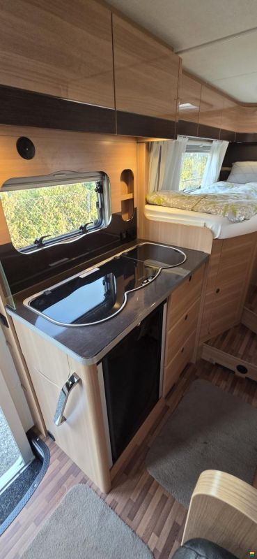 LMC Breezer V646