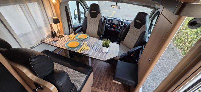 LMC Breezer V646