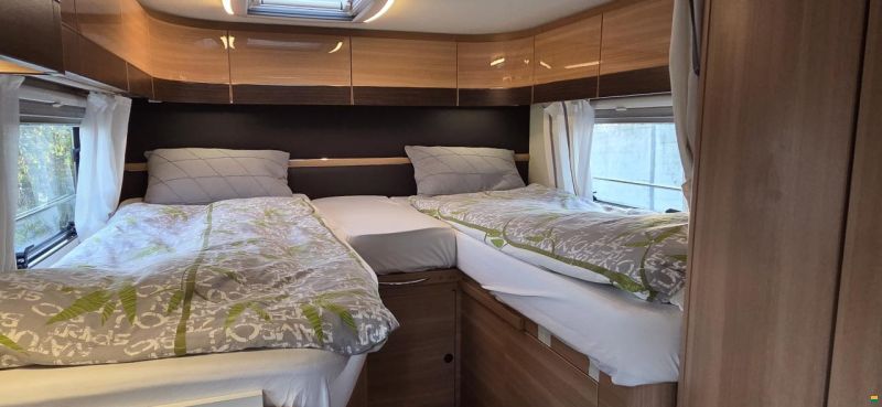 LMC Breezer V646