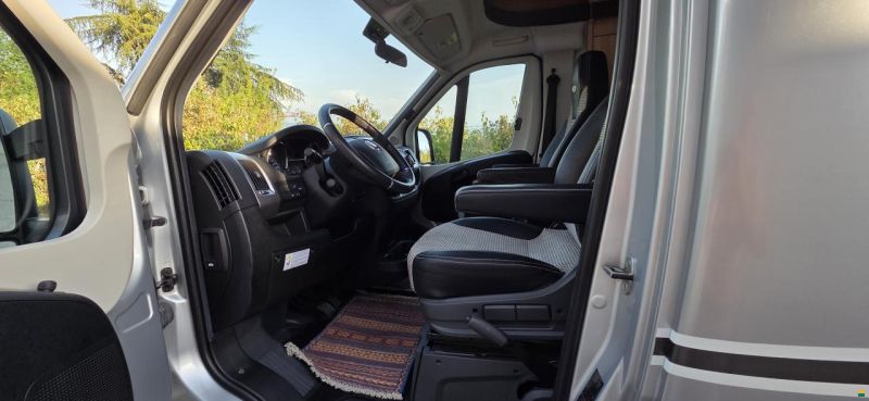 LMC Breezer V646