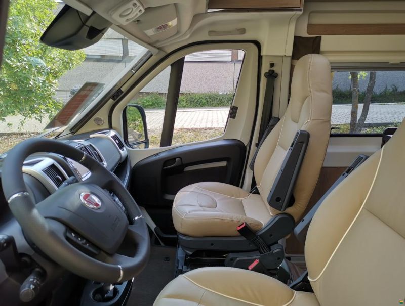 Malibu Carthago Van 640 LE Charming GT