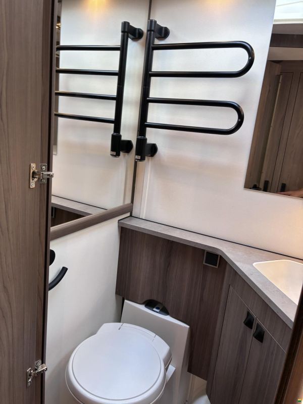 Kabe Royal 560 GLE 2,3m