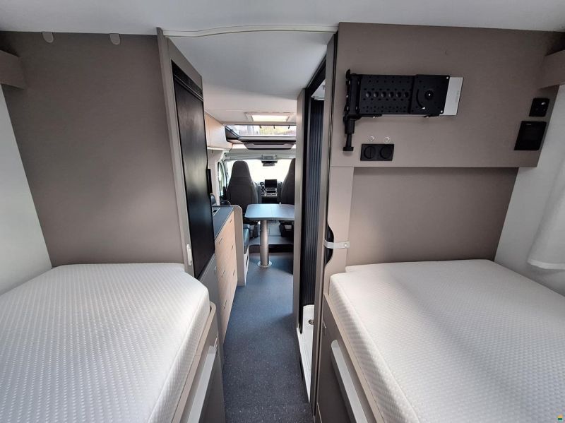 Adria Compact Select DL