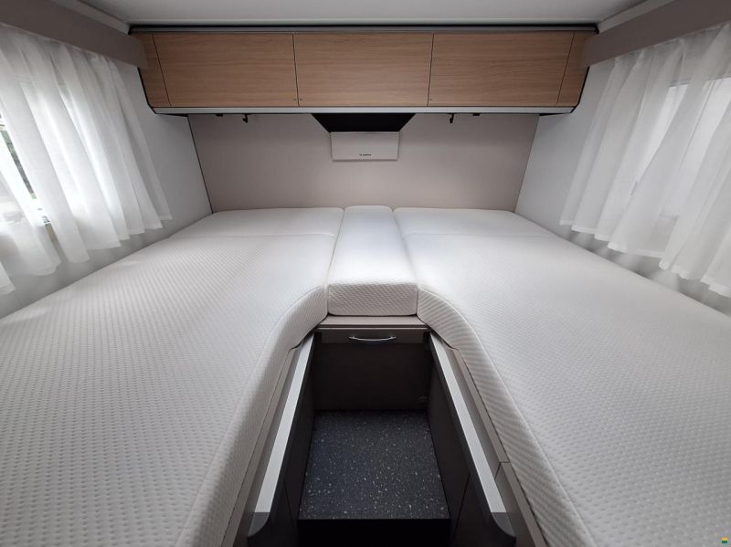 Adria Compact Select DL