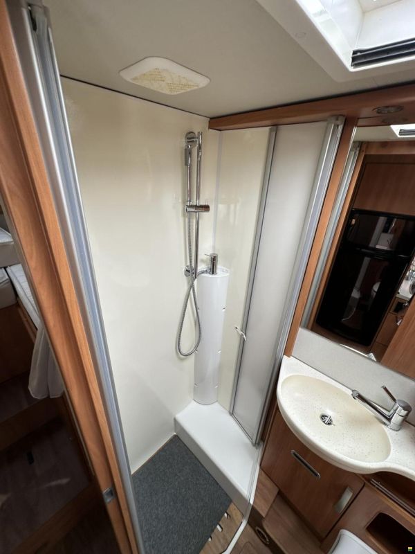 Hymer Exsis-i 588