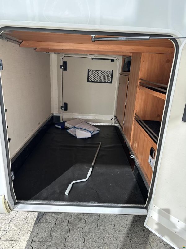 Hymer Exsis-i 588