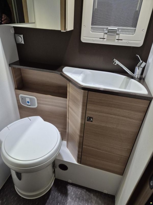 Adria Coral Plus S 670 SL