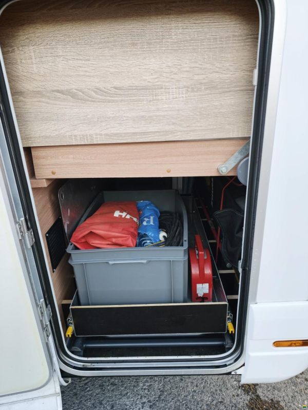 Knaus Sky Traveller 600 DKG