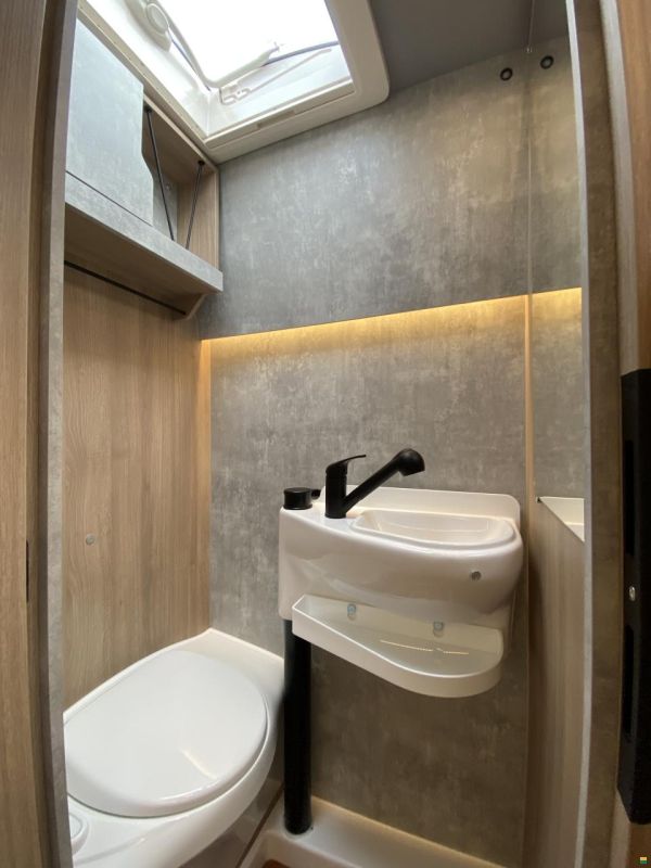 Robeta Womondo Lifestyle 636