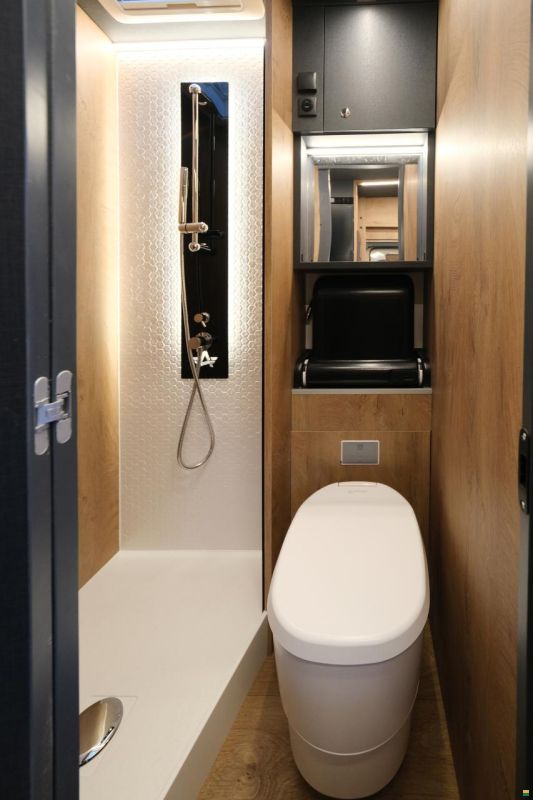 Atlantis Carbon 4x4 Mercedes Sprinter
