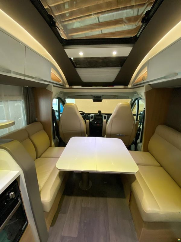 Adria Coral Supreme 670 DC