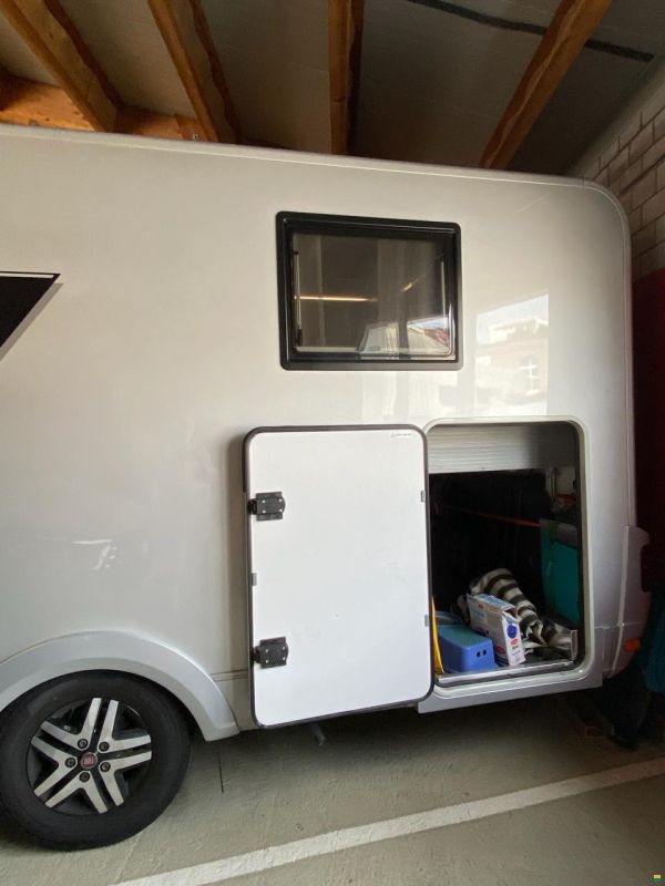 Adria Coral Supreme 670 DC