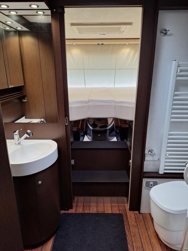Concorde Carver 890 RRL