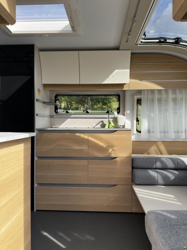 Adria Adora 572 UT Oxford Edition