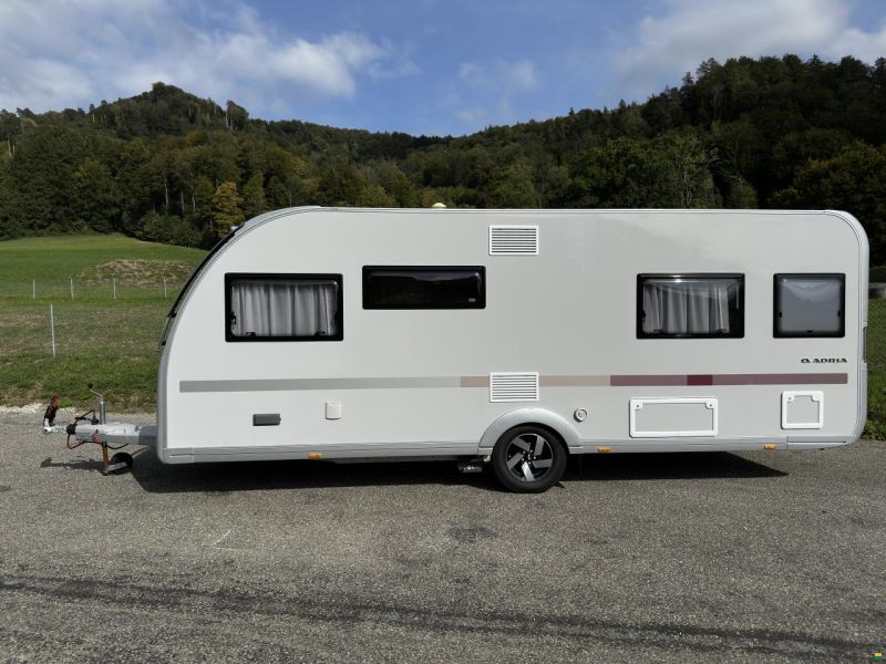 Adria Adora 572 UT Oxford Edition