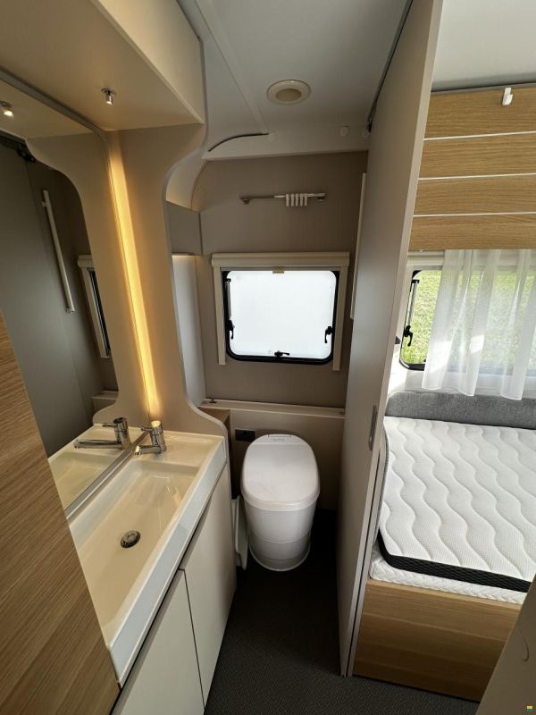 Adria Adora 572 UT Oxford Edition