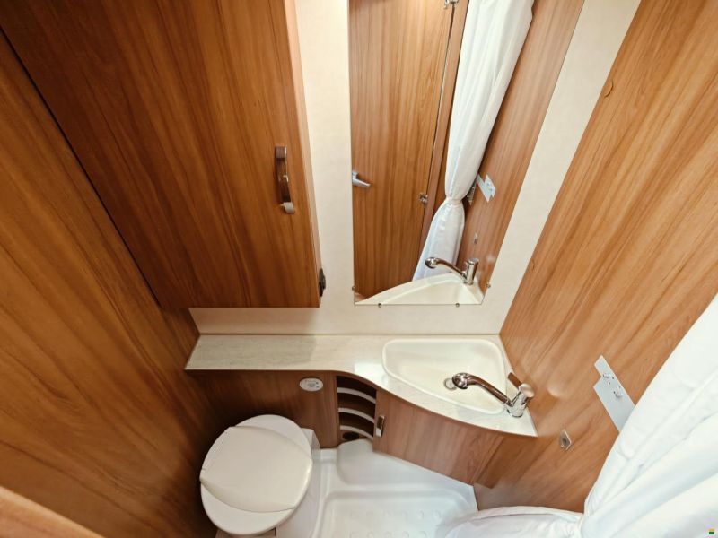 Weinsberg KWE/4 - Längsbett - Klimaanlage
