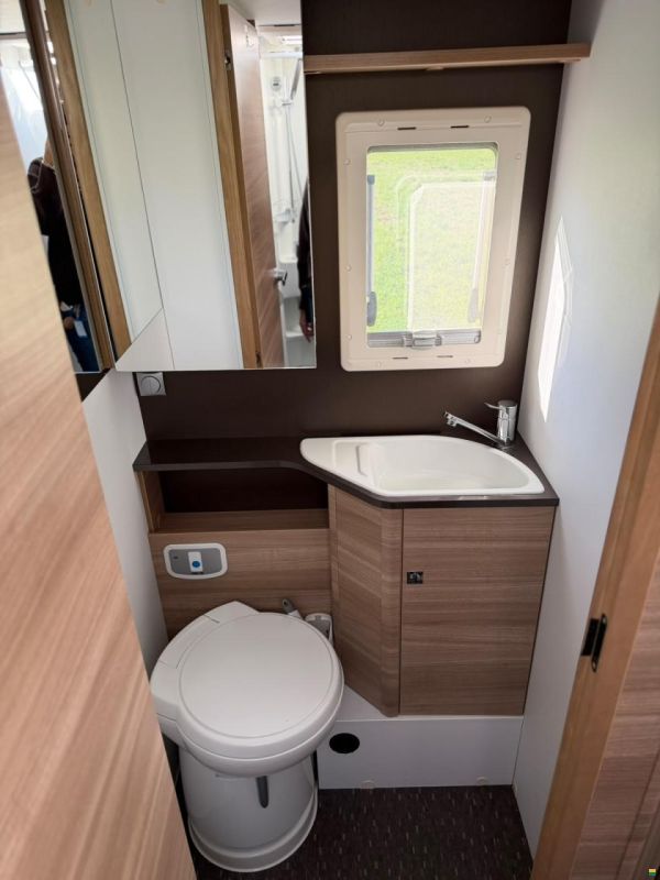 Adria Coral Plus S670 SL