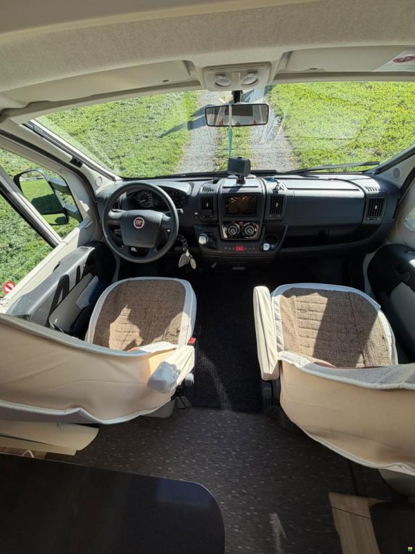 Adria Coral Plus S670 SL