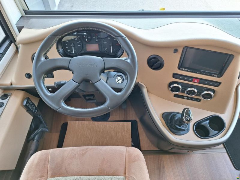 Concorde Carver 890 RRL