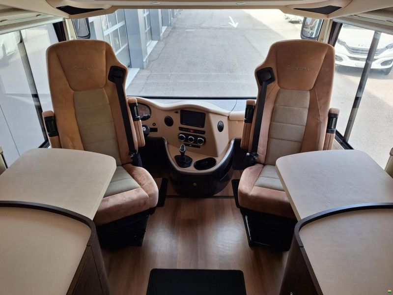 Concorde Carver 890 RRL