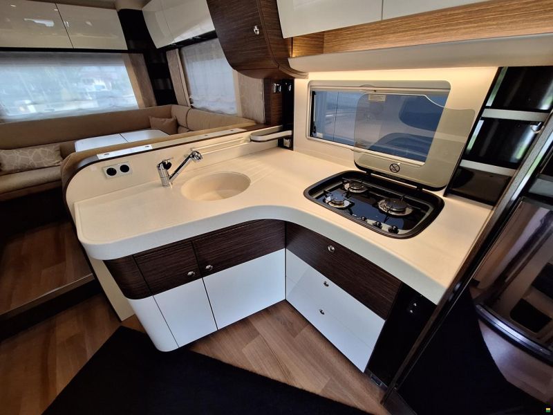 Concorde Carver 890 RRL