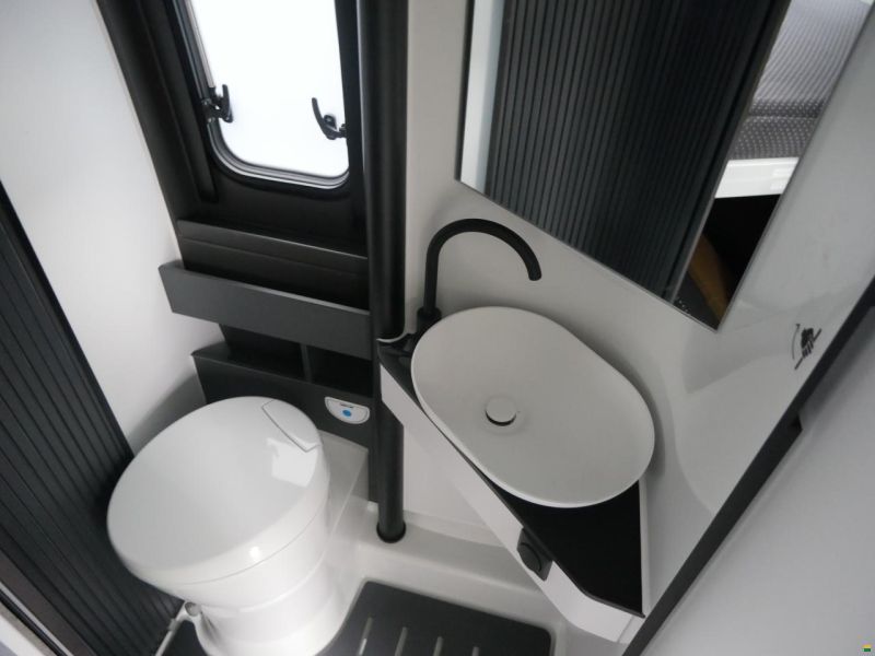 Adria Twin Supreme 640 SGX | 2027