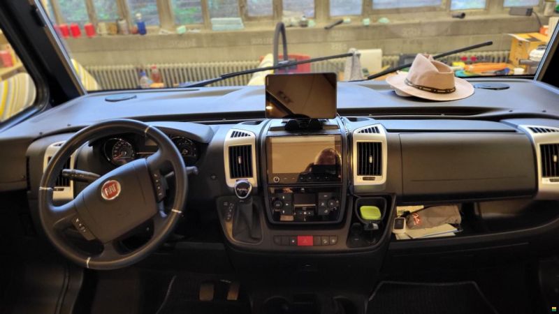Sunlight I 68 Adventure Edition Automat