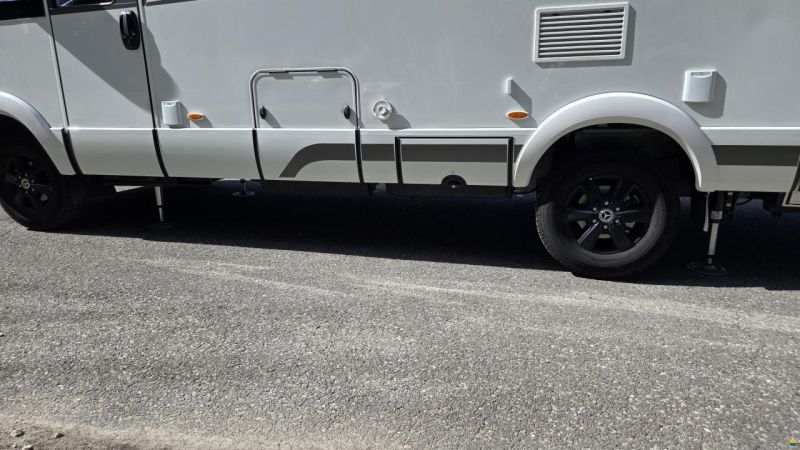Hymer BMC 600 I white line édition