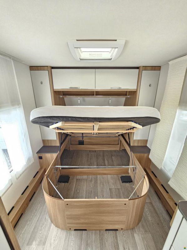 Bürstner Premio 490TS mit Queensbett, Mover!