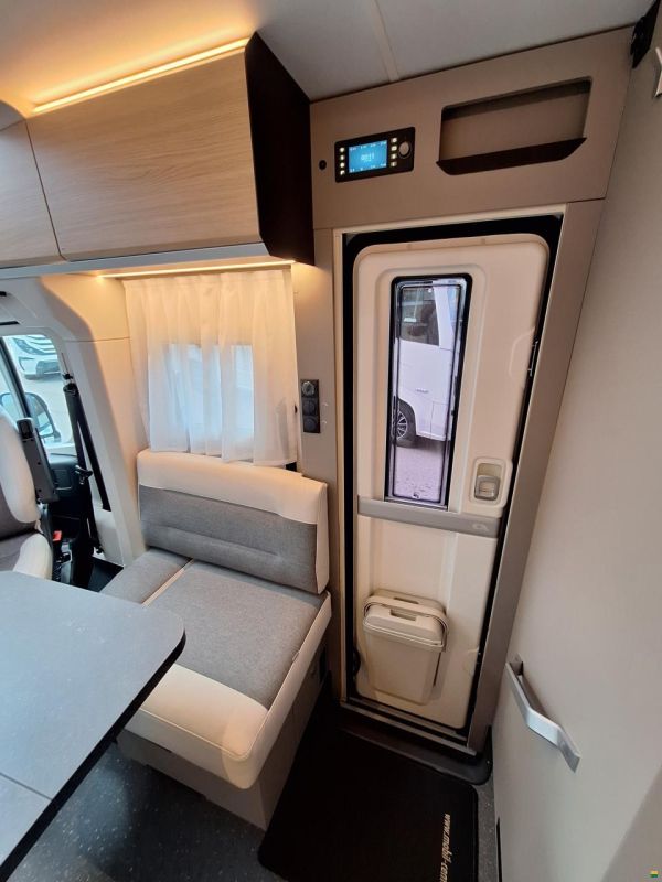 Adria Compact Select DL