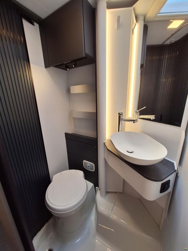 Adria Compact Select DL