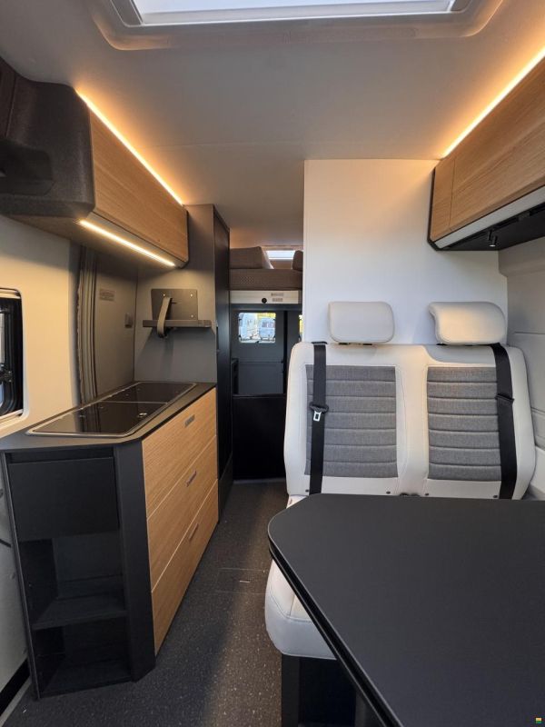 Adria Twin Select 640 SGX Swiss Edition