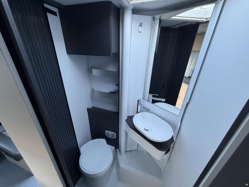 Adria Compact Select DL
