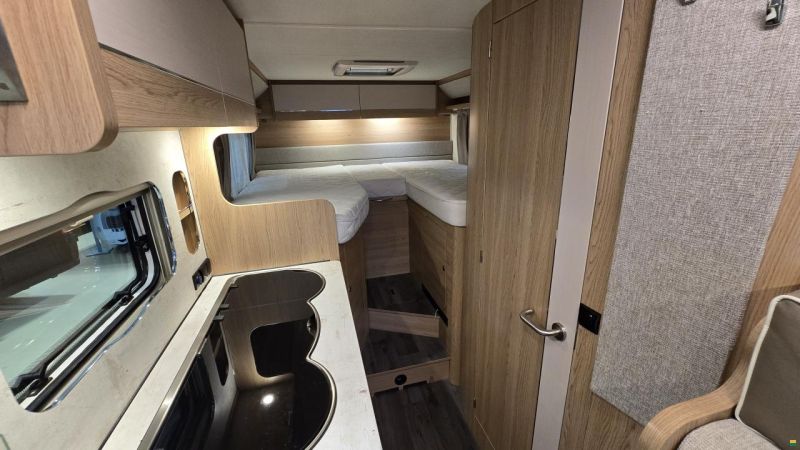 LMC Breezer V 646