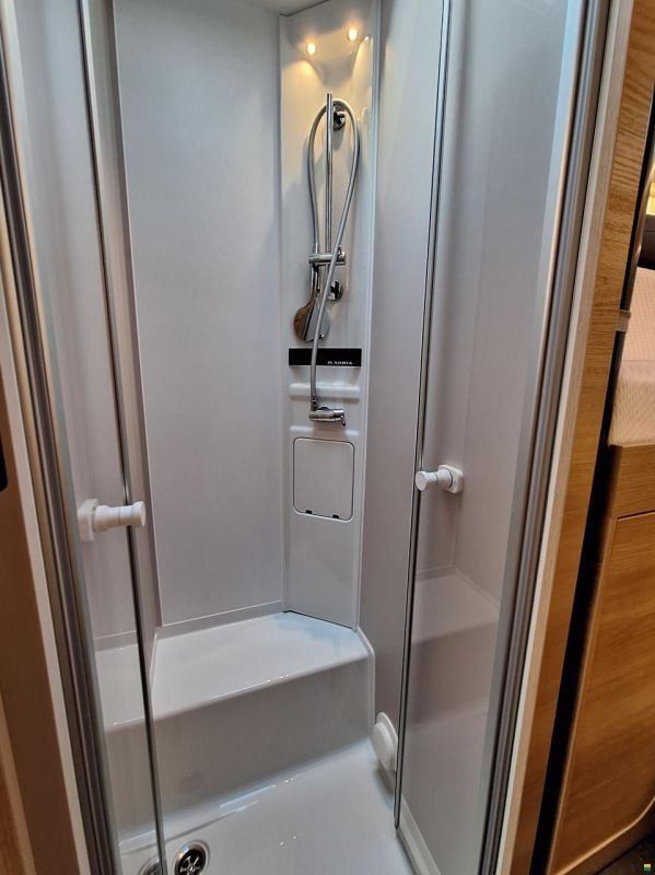 Adria Coral Select 670 DL
