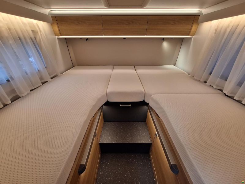 Adria Coral Select 670 DL