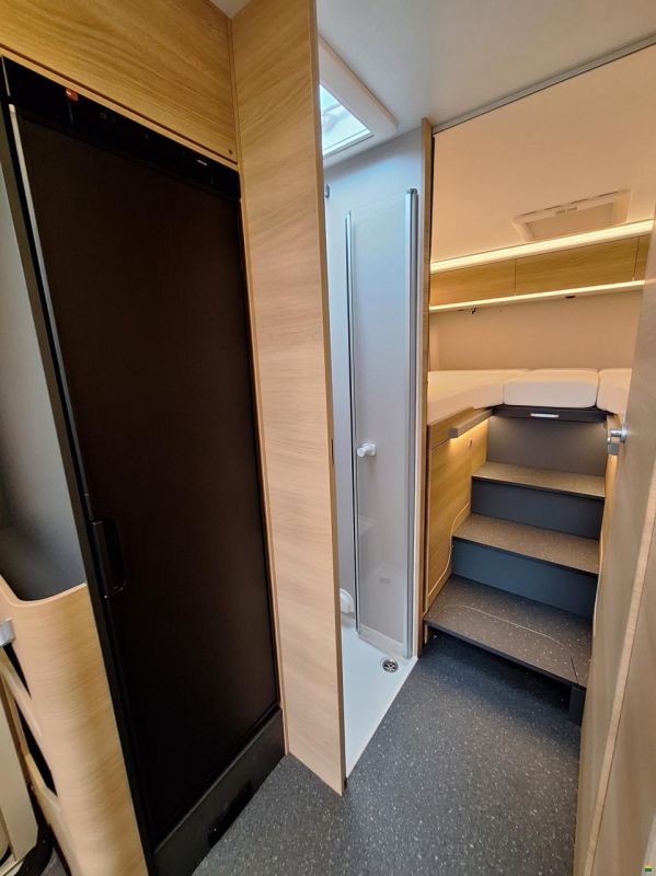 Adria Coral Select 670 DL