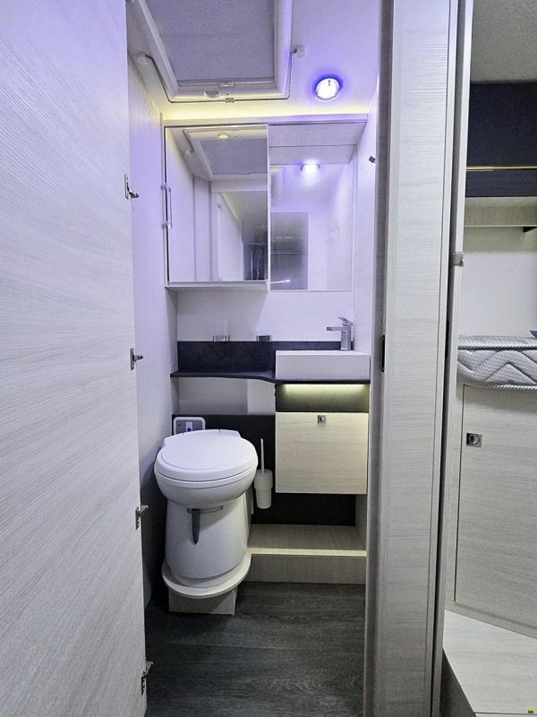 Challenger 367 GA PREMIUM 2.0 TDCI AUTOMAT