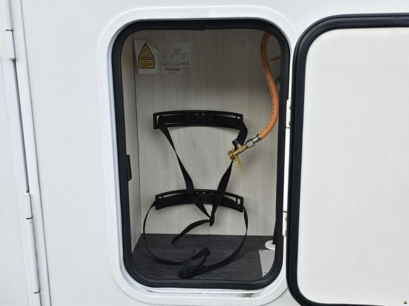 Challenger 367 GA PREMIUM 2.0 TDCI AUTOMAT