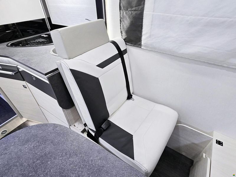 Challenger 367 GA PREMIUM 2.0 TDCI AUTOMAT