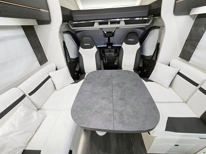 Challenger 367 GA PREMIUM 2.0 TDCI AUTOMAT