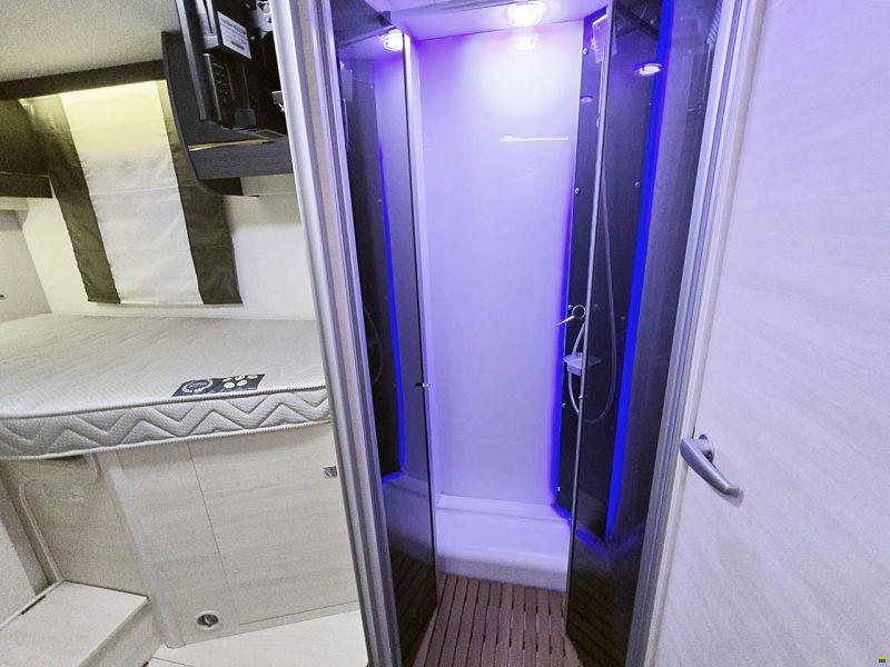 Challenger 367 GA PREMIUM 2.0 TDCI AUTOMAT