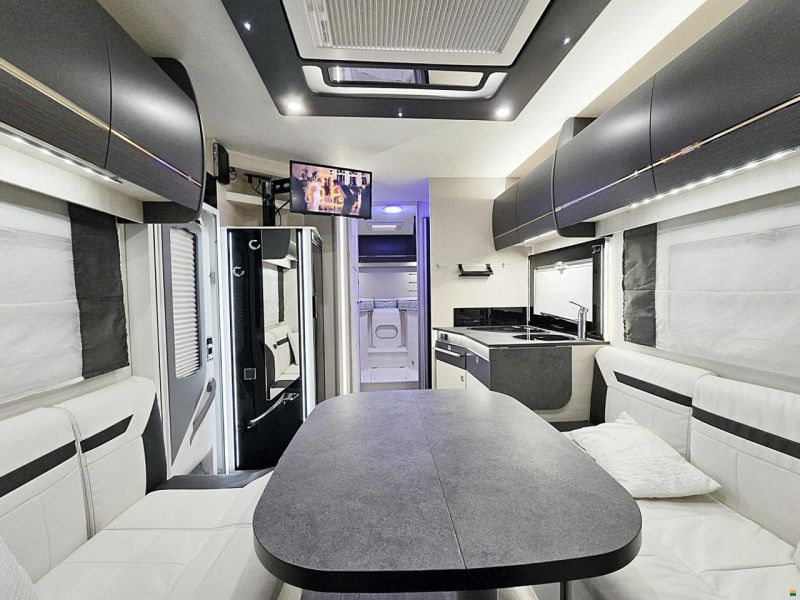 Challenger 367 GA PREMIUM 2.0 TDCI AUTOMAT