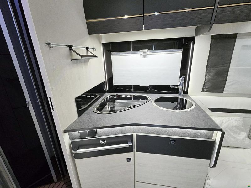 Challenger 367 GA PREMIUM 2.0 TDCI AUTOMAT