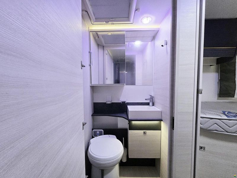 Challenger 367 GA PREMIUM 2.0 TDCI AUTOMAT