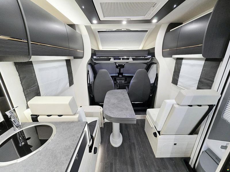 Challenger 367 GA PREMIUM 2.0 TDCI AUTOMAT