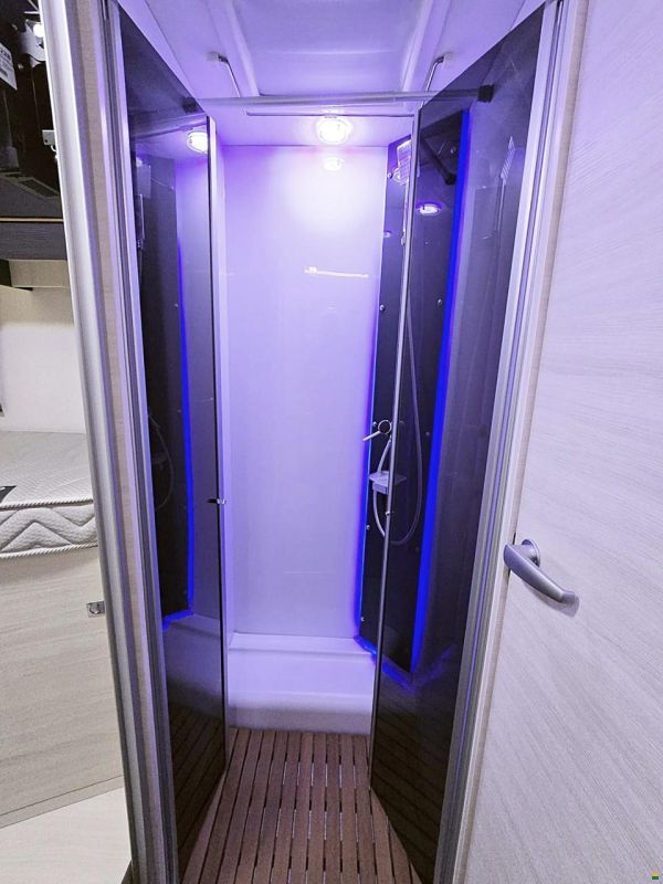 Challenger 367 GA PREMIUM 2.0 TDCI AUTOMAT